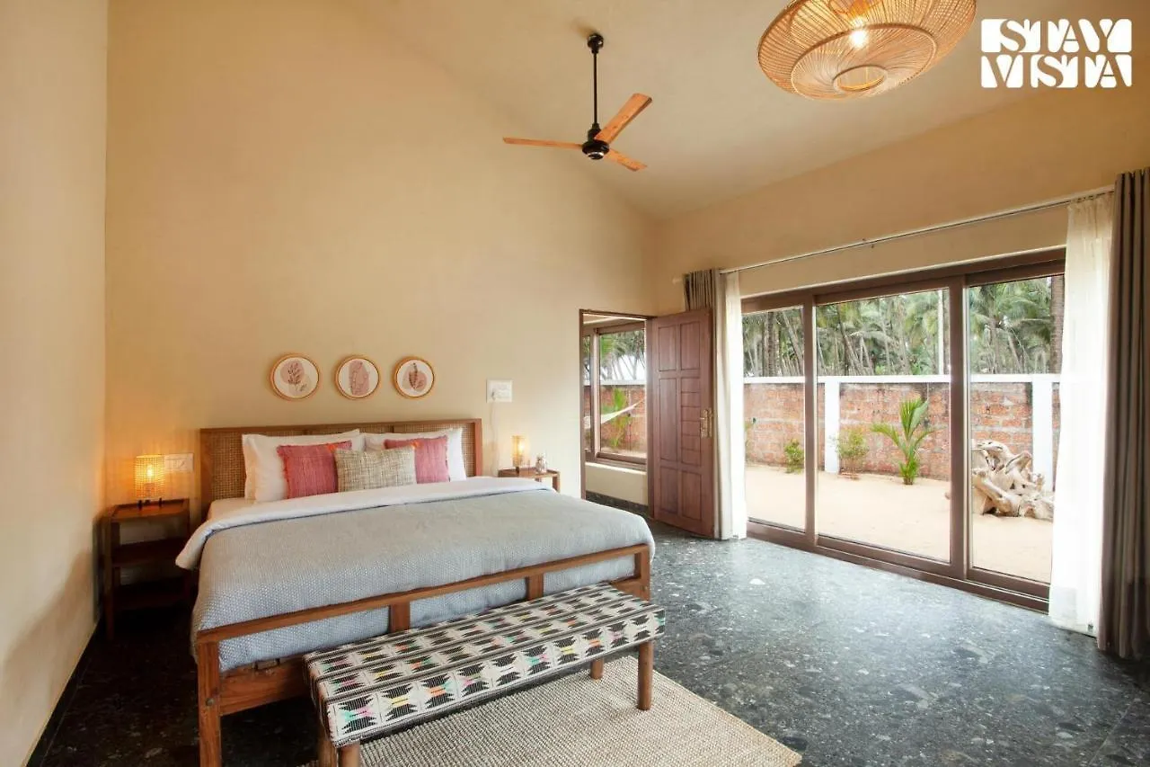 Stayvista At Villa Marina - By The Sea With Lawn Nīleshwar